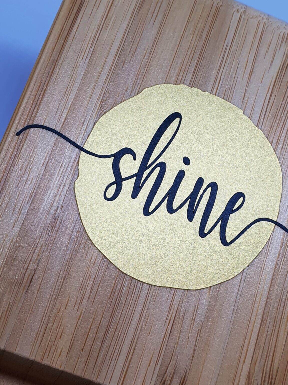 ستاند أو حامل للموبايل أو التابلت / Smile & Shine - Toot Box