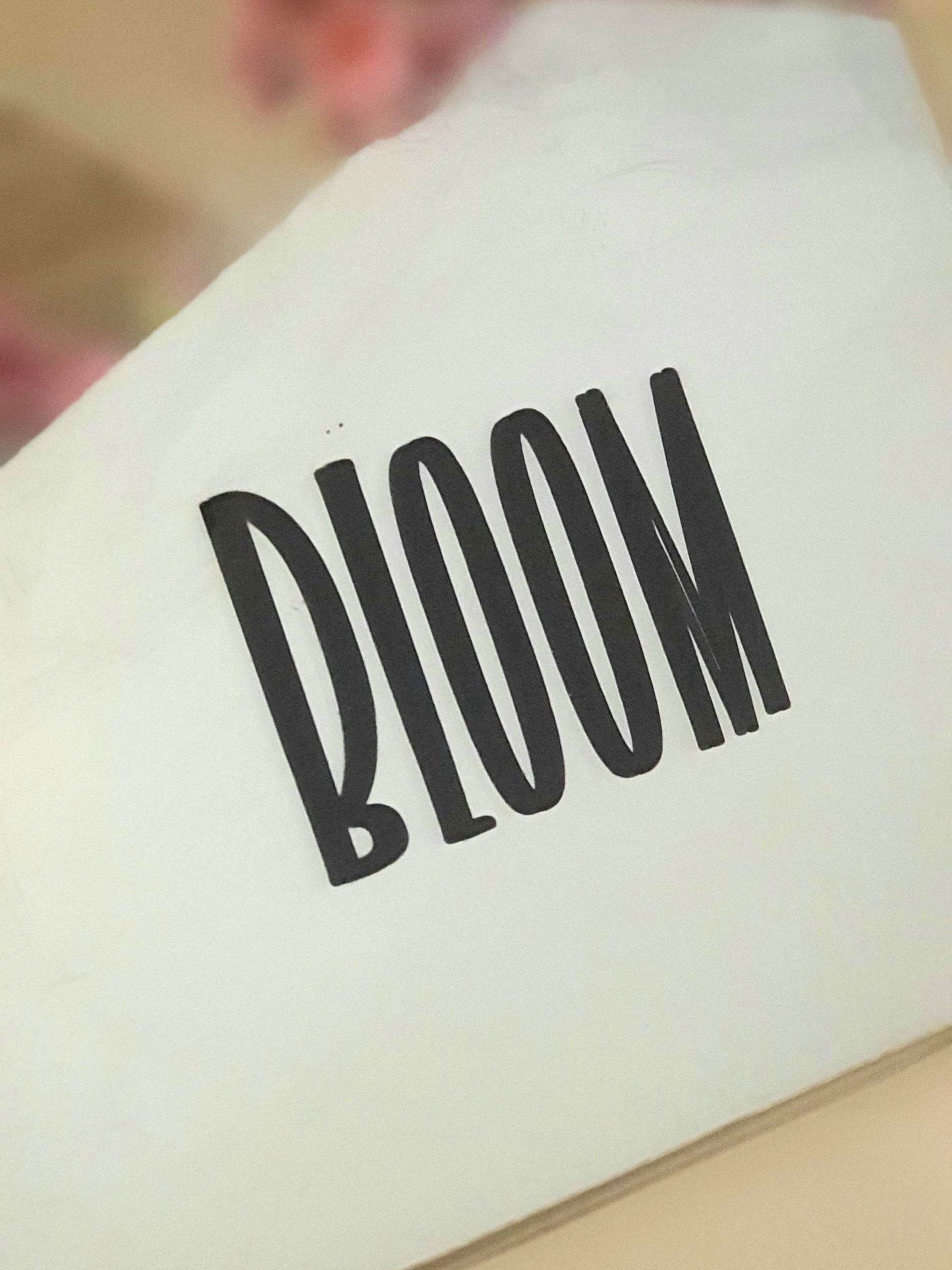 🎁 Bloom Mini Table Mirror – A Gift to Inspire 🌸 - Toot Box