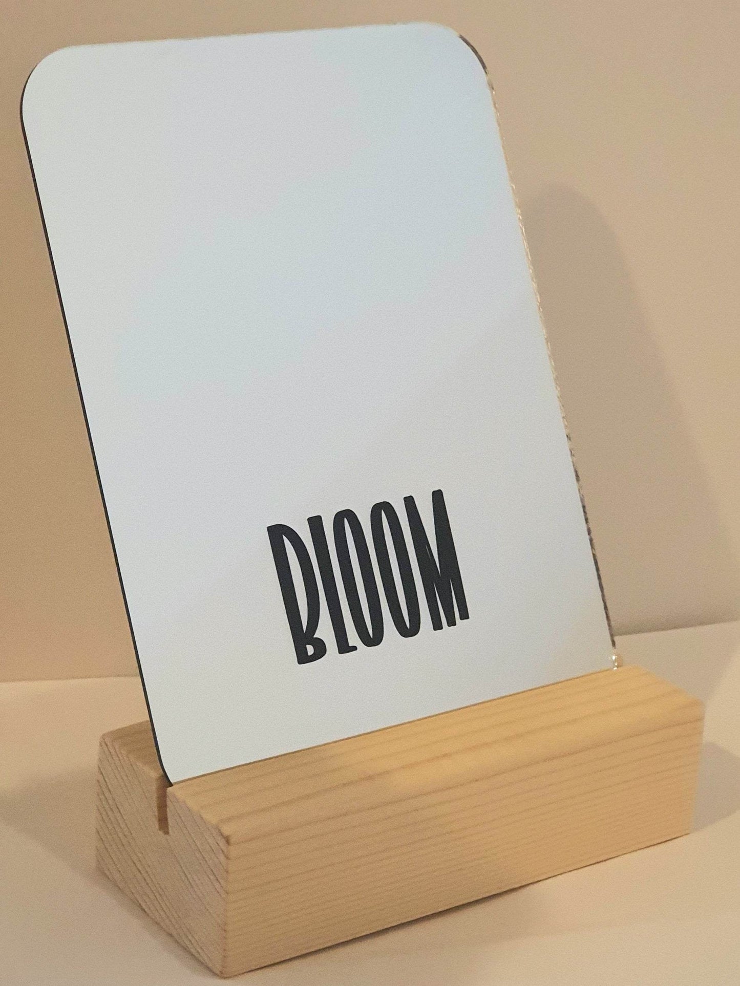 🎁 Bloom Mini Table Mirror – A Gift to Inspire 🌸 - Toot Box