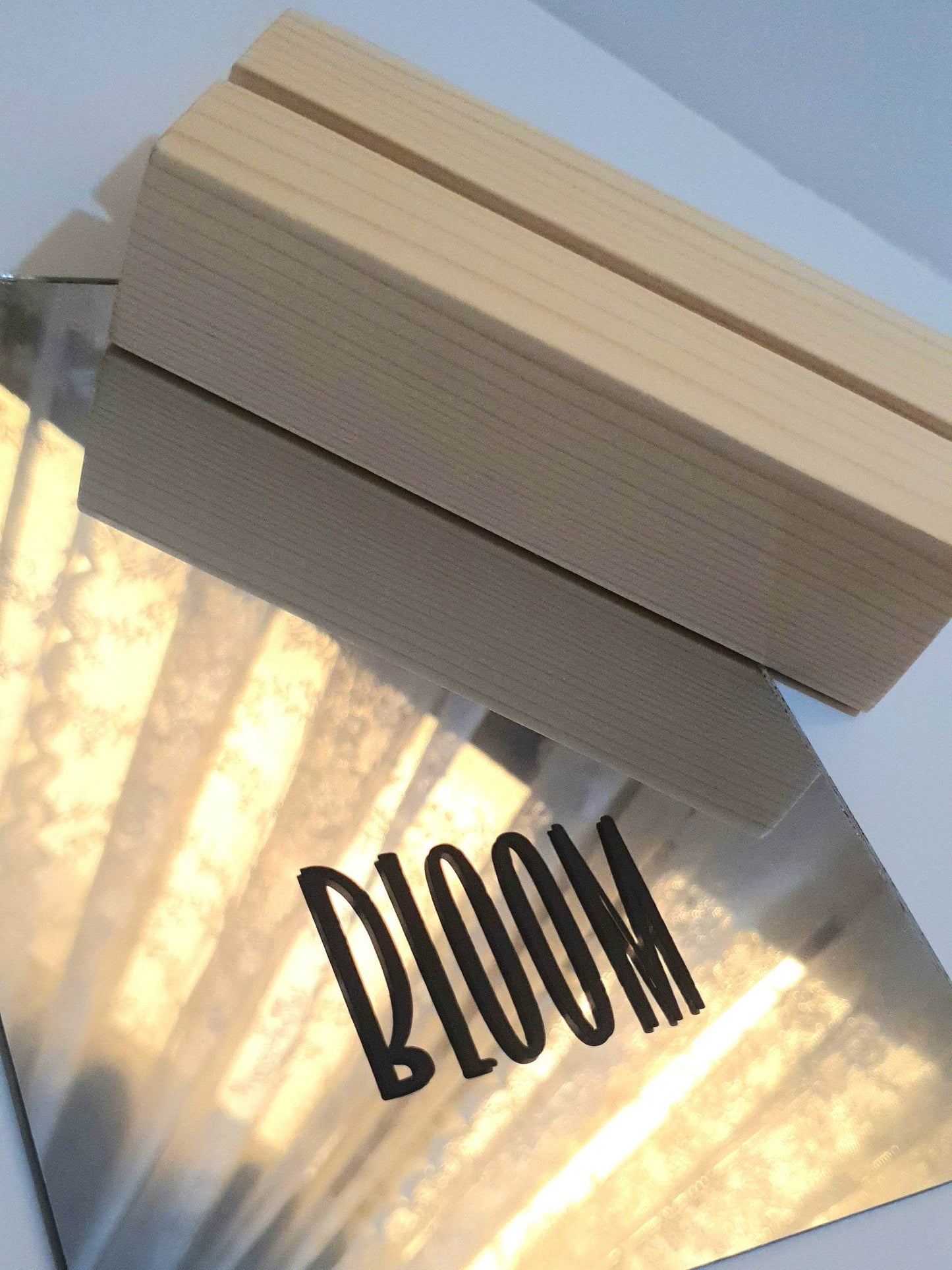 🎁 Bloom Mini Table Mirror – A Gift to Inspire 🌸 - Toot Box