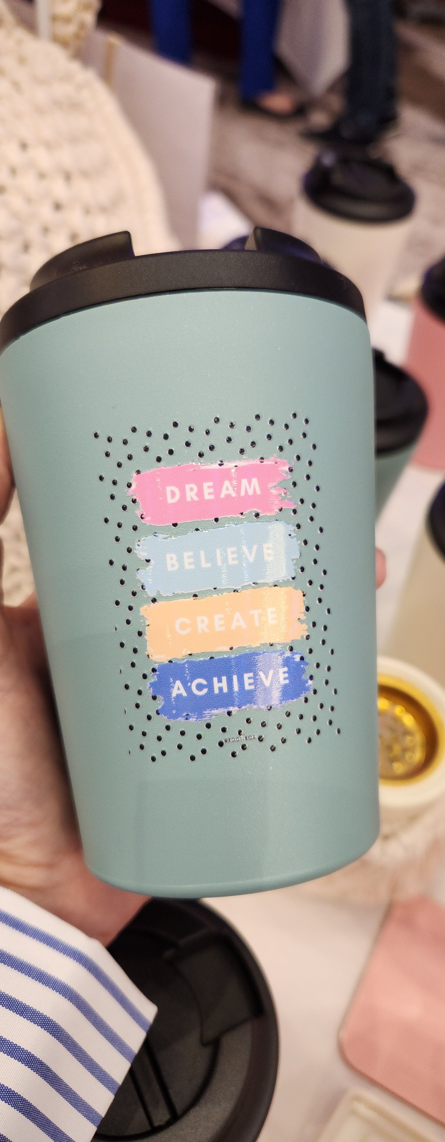 كوب حراري بتصميم مميز يناسب يومك