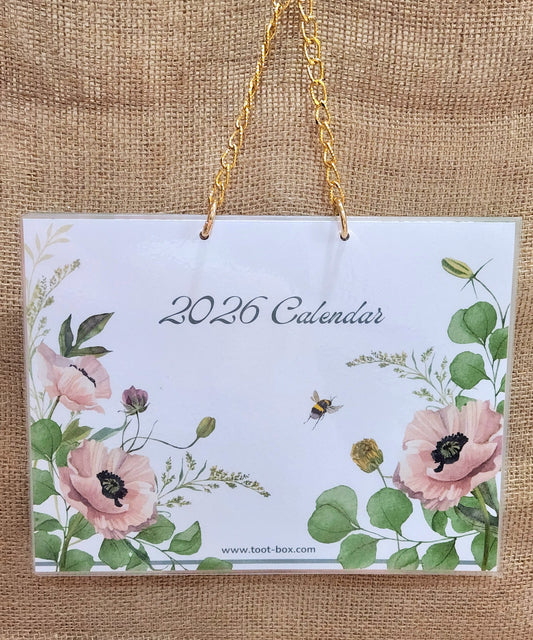 كلندر جداري شهري للعام 2026 مع سلسلة ذهبية أنيقة _ بألوان زهور منعشة