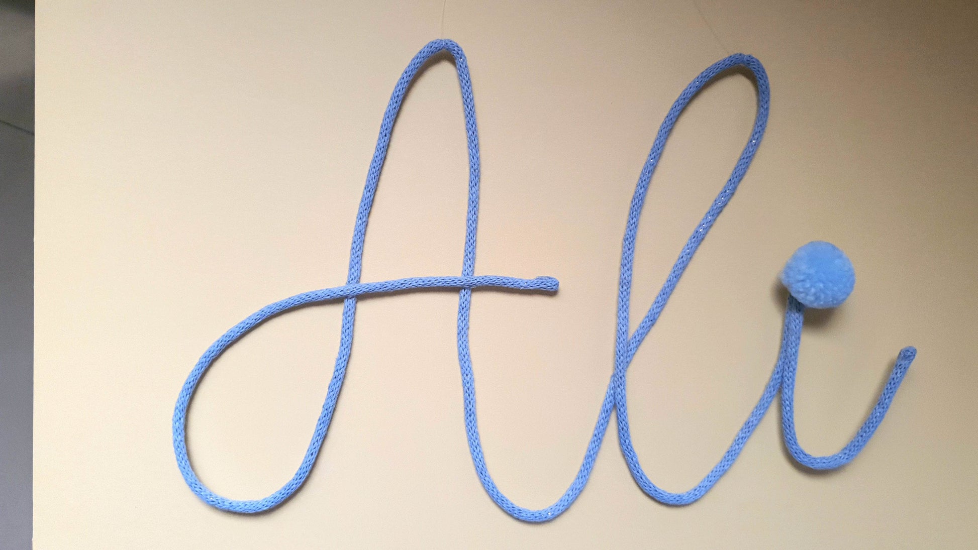 تعليقة إسم أوكلمة - Wire Words - Toot Box