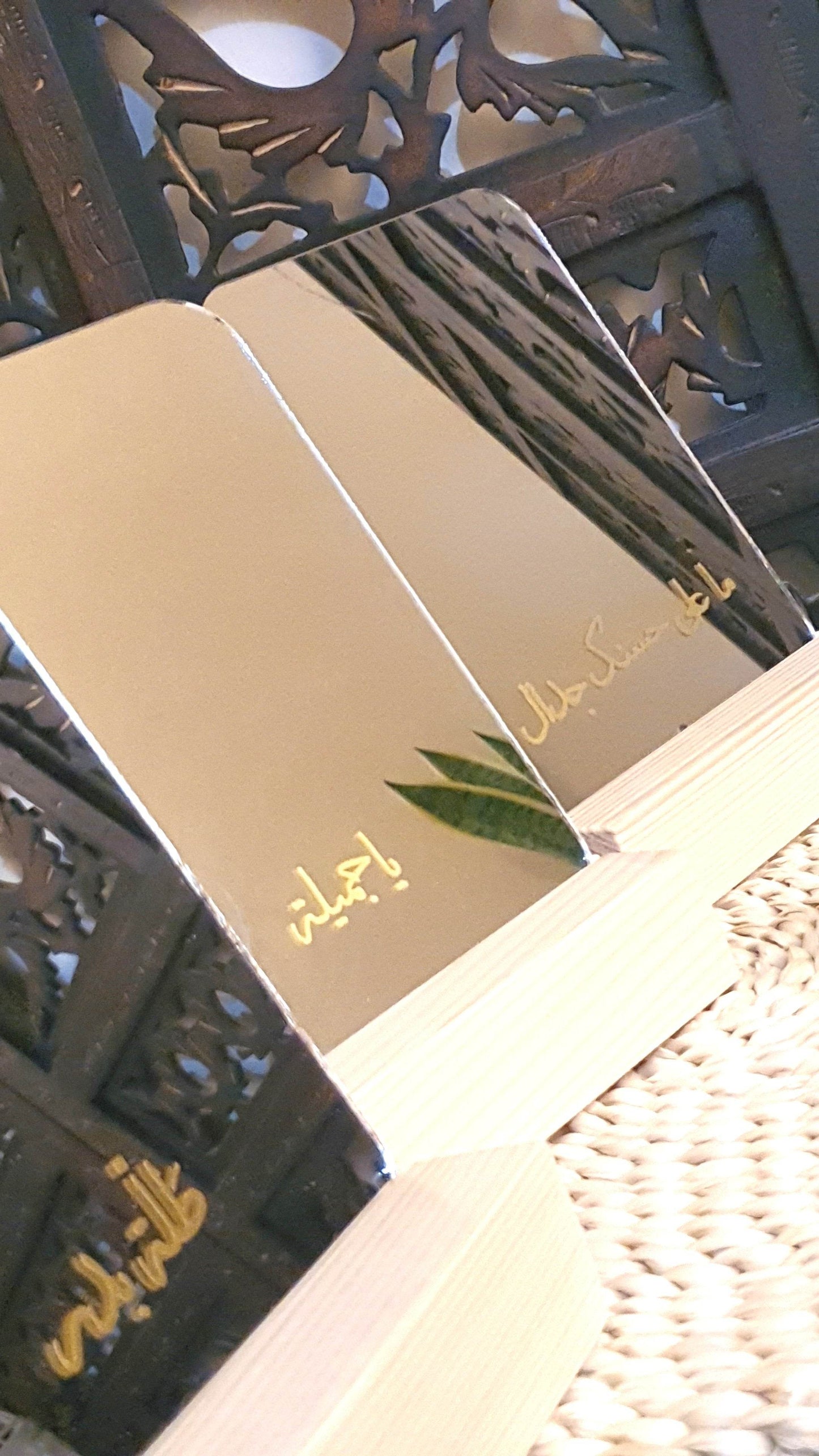 Mirror with Wooden Stand - مراية مع ستاند خشبي مع عبارة - يا جميلة - Toot Box