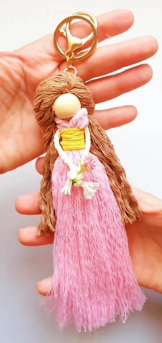 Macrame Doll Keychain / ميدالية دمية بالمكرمية - Toot Box